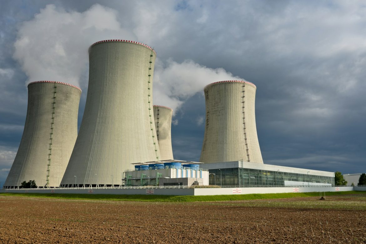 Tensioni nel G-7: L’Italia spinge per il nucleare, la Germania resiste