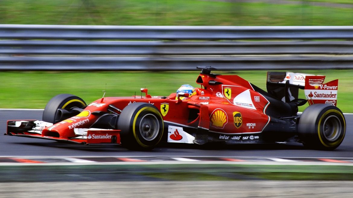 Ferrari presenta un nuovo fondo in Bahrain per rilanciare la stagione di Hamilton e Leclerc